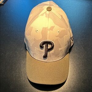 New Era Black and White 39THIRTY Cap